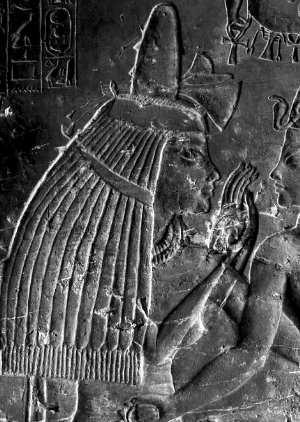 墓中壁畫顯示，馬婭把年幼的圖坦卡蒙抱在膝上。