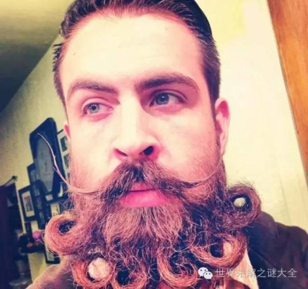 美國(guó)大叔有一把神奇的胡子:可以變成各種造型