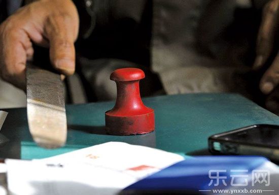 陶云江說起自己的女兒、家庭和現(xiàn)在的狀況時幾度哽咽