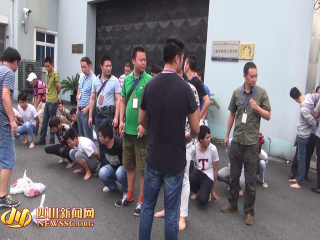 公安局管抓捕詐騙公司現(xiàn)場（警方視頻截圖）。