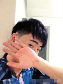 事發(fā)前，小曾發(fā)出一張剛剛剪完短發(fā)的照片。