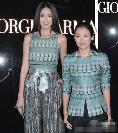 就算氣場(chǎng)絕對(duì)強(qiáng)大的貝嫂，跟張梓琳合影幾乎可以讓人忽視