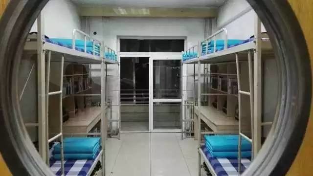 這個(gè)學(xué)校的男生宿舍火了！女同學(xué)都喊著要嫁