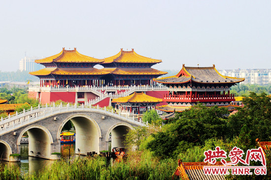 美不勝收 爬山、游園、賞奇觀（組圖）