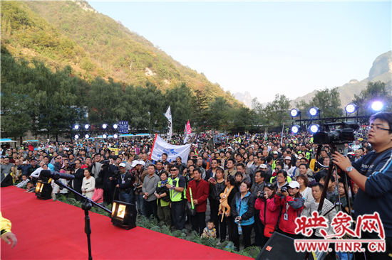 2014首屆蟒河摩托藝術(shù)文化節(jié)在蟒河景區(qū)隆重開(kāi)幕