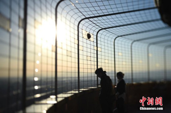 北京多舉措保障APEC會議期間空氣質(zhì)量 藍(lán)天綻放 北京多舉措保障APEC會議期間空氣質(zhì)量 藍(lán)天綻放