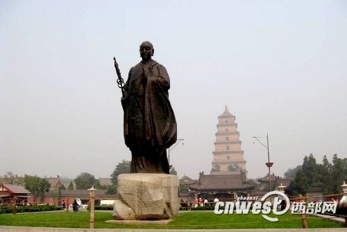 樹(shù)立于大雁塔前的唐玄奘像,他是中印兩國(guó)悠久交流史的代表人物。