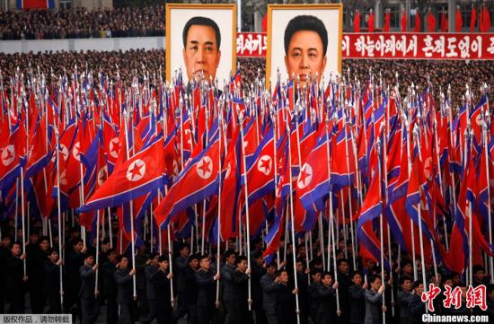 4月20日，包括軍人、公務(wù)員與平壤市民在內(nèi)的朝鮮各界民眾在金日成廣場集會，譴責并發(fā)誓要“消滅”韓國李