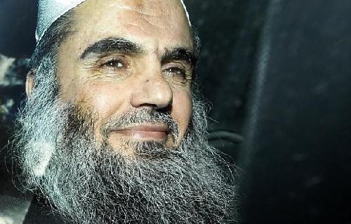 激進伊斯蘭教教士阿布·卡塔達被視為“基地組織歐洲最高頭目”(資料圖) 激進伊斯蘭教教士阿布·卡塔達被視為“基地組織歐洲最高頭目”(資料圖)