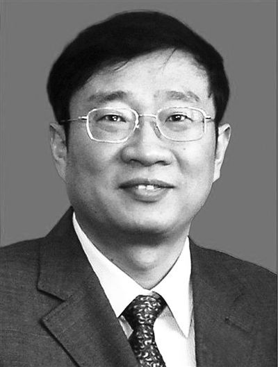 殲-15飛機研制現(xiàn)場總指揮羅陽，因突發(fā)急性心梗殉職，享年51歲