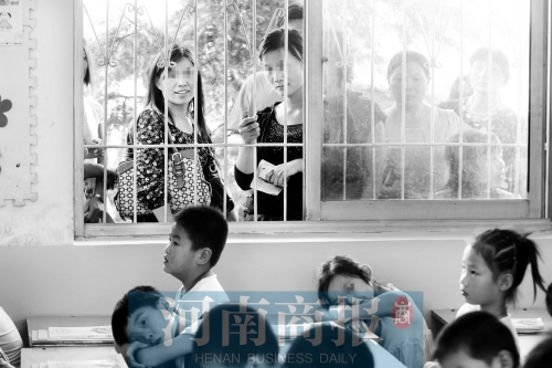 家長們都想讓孩子上個好學(xué)校、好班級，但也應(yīng)根據(jù)實(shí)際情況，選擇最合適的