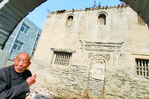 為保護(hù)古民宅，鄭州北四環(huán)繞開(kāi)5米