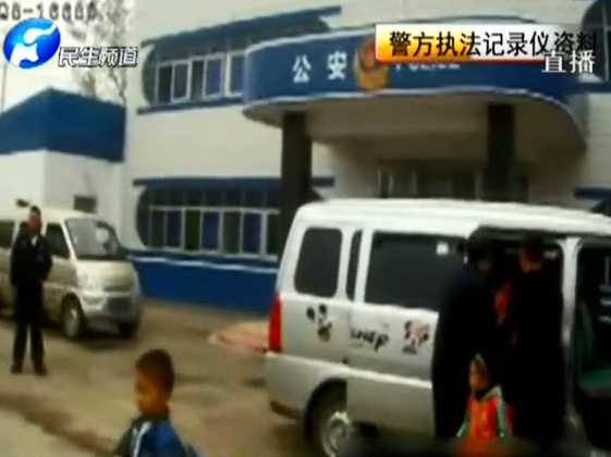 最牛超員 七座面包車(chē)竟拉42人