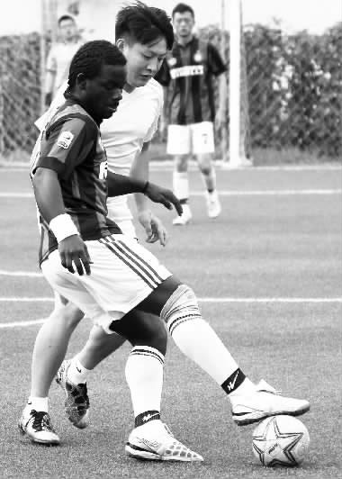 黑人小伙維安雖然沒(méi)有進(jìn)球，但其在場(chǎng)上展現(xiàn)出來(lái)的個(gè)人能力，贏得了對(duì)手的稱(chēng)贊