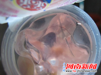 親親果凍里驚現頭發(fā)