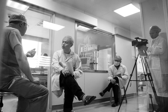 《生死之門——ICU見證實(shí)錄》拍攝現(xiàn)場(chǎng)