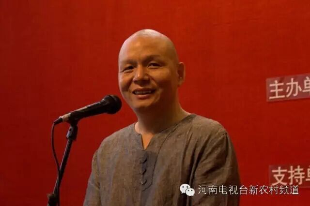 書畫家協(xié)會副主席，中國書畫家協(xié)會會員，河南省青年書法家，蘆荻