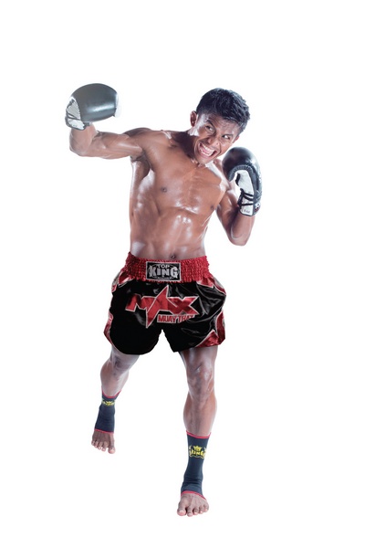 泰拳王播求 泰拳王播求