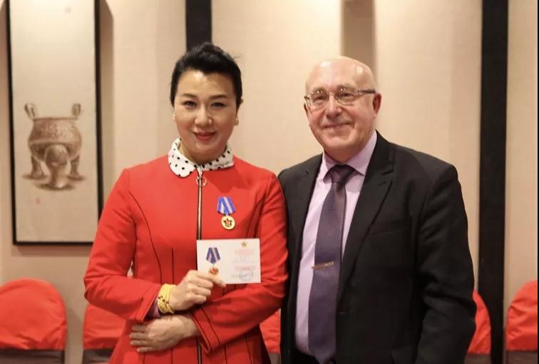 演出代表團(tuán)團(tuán)長、河南豫劇院黨委書記 汪荃珍