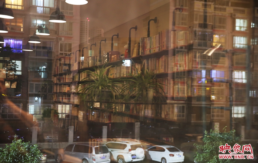 在城市的夜里，今后將有一扇屬于書的亮著的窗。