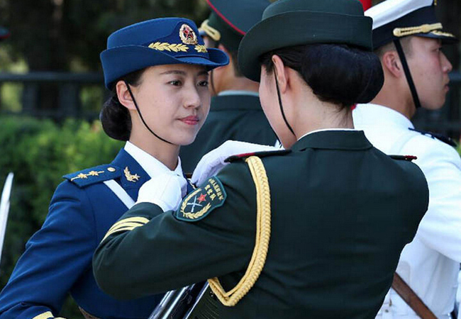 女儀仗兵,這才是2014年真正的女神！