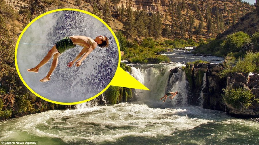 冒險(xiǎn)家瀑布上空挑戰(zhàn)鋼絲上睡覺(jué) 冒險(xiǎn)家瀑布上空挑戰(zhàn)鋼絲上睡覺(jué)