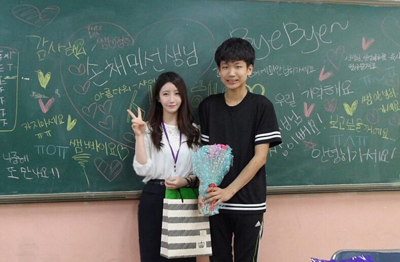 "雪肌女實(shí)習(xí)老師"爆紅 "雪肌女實(shí)習(xí)老師"爆紅