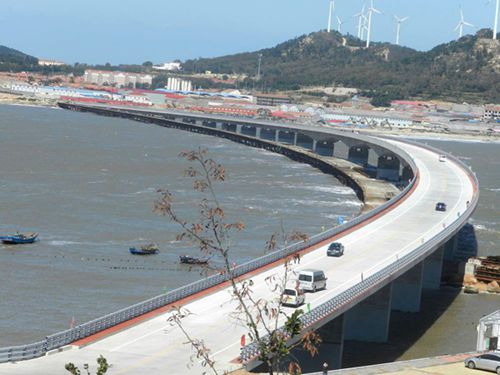 山東首座海島跨海大橋建成通車。（資料圖）