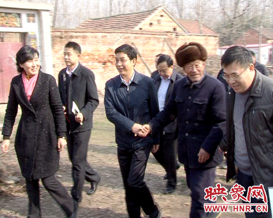 金冬江、李萬順、吳文立一行赴正陽縣慰問