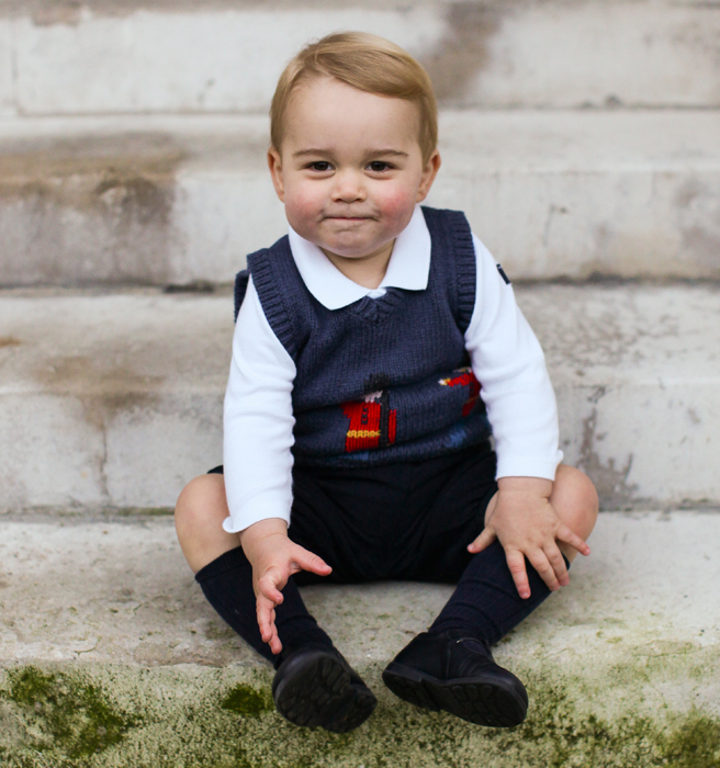 喬治王子發(fā)布圣誕官方照 激萌小正太融化網友心