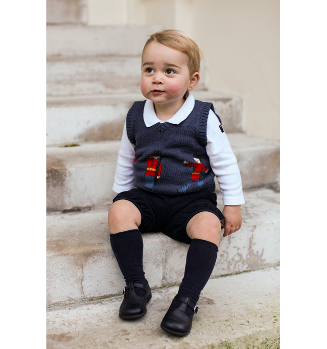 喬治王子發(fā)布圣誕官方照 激萌小正太融化網友心